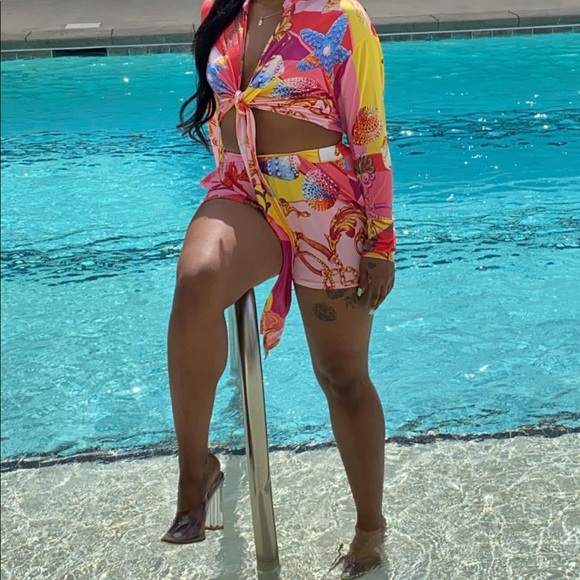 Stretchy expensive chic set - Picture 3 of 6